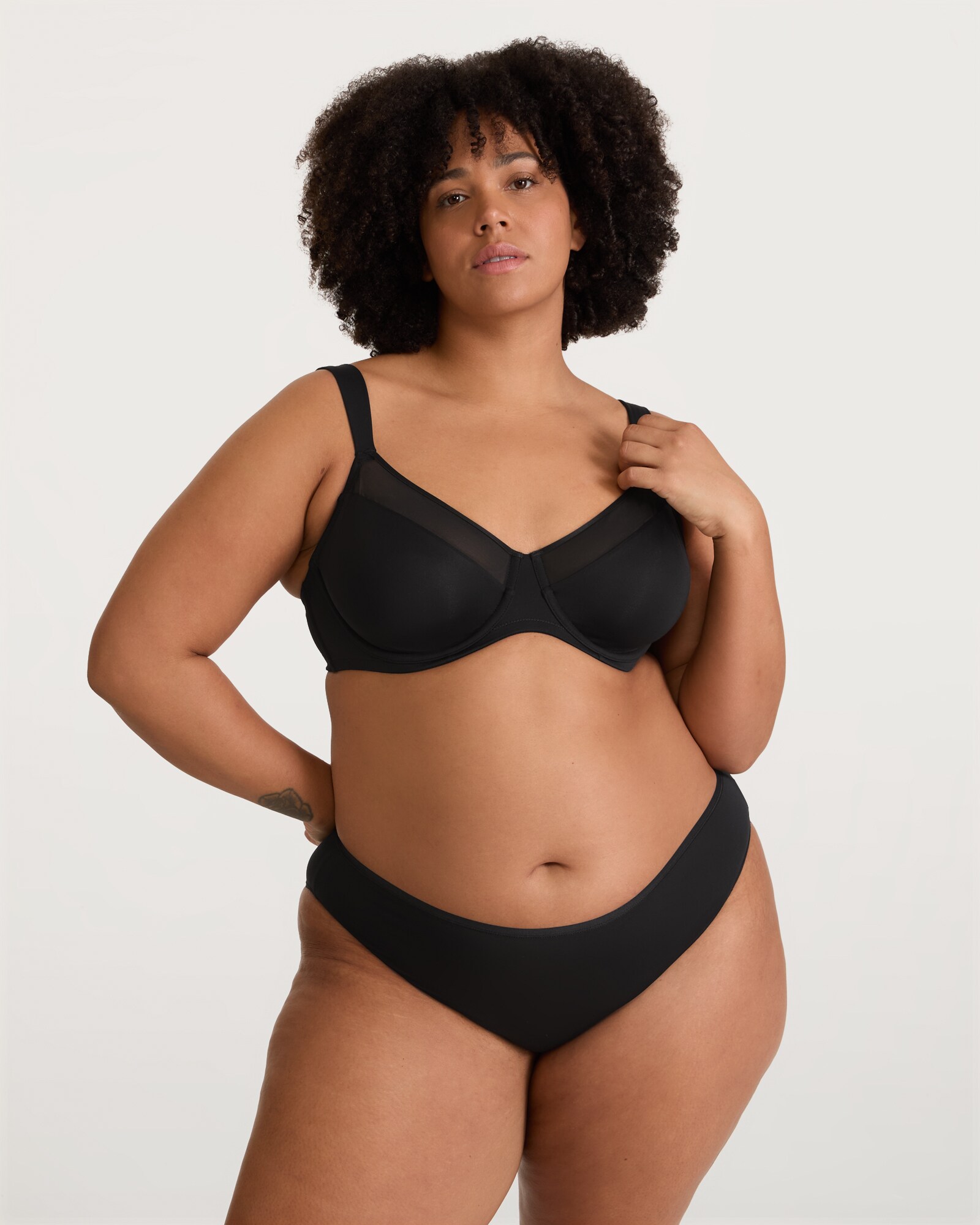 F&F Fuller Bust Mesh Panel Underwired Full Cup Bra in Black thumbnail 2