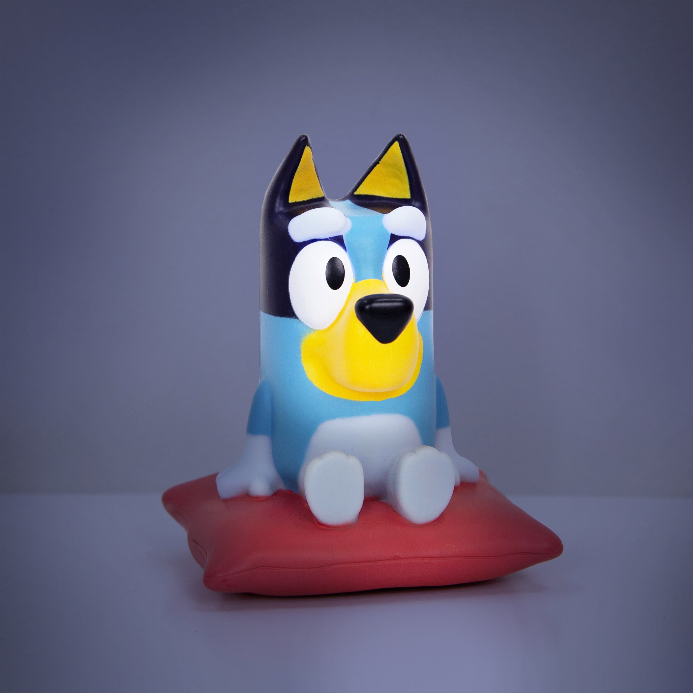 Bluey 2 in 1 Night Light & Flash Light thumbnail 2