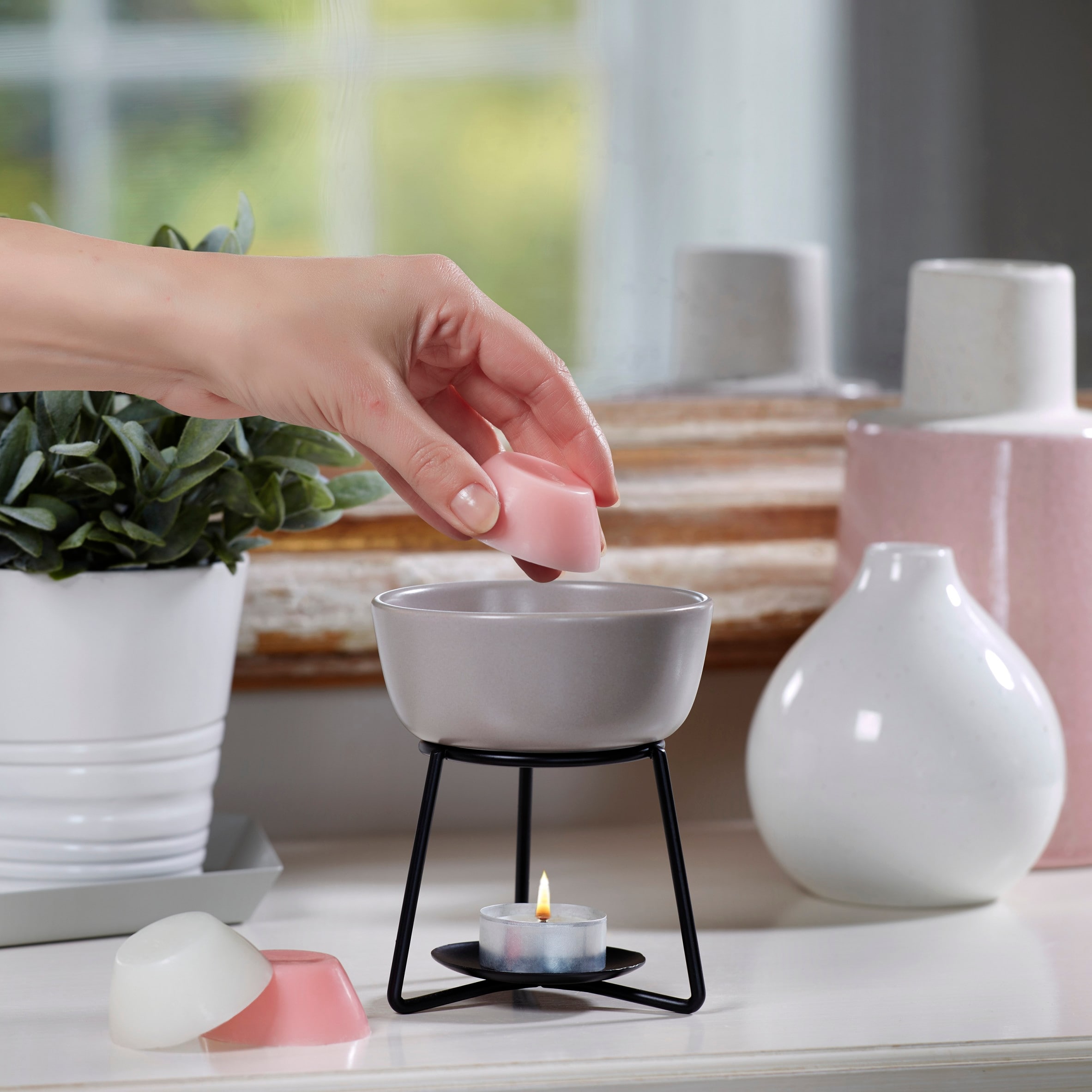 Yankee Classic Grey Lilac Pebble Melt Warmer thumbnail 3