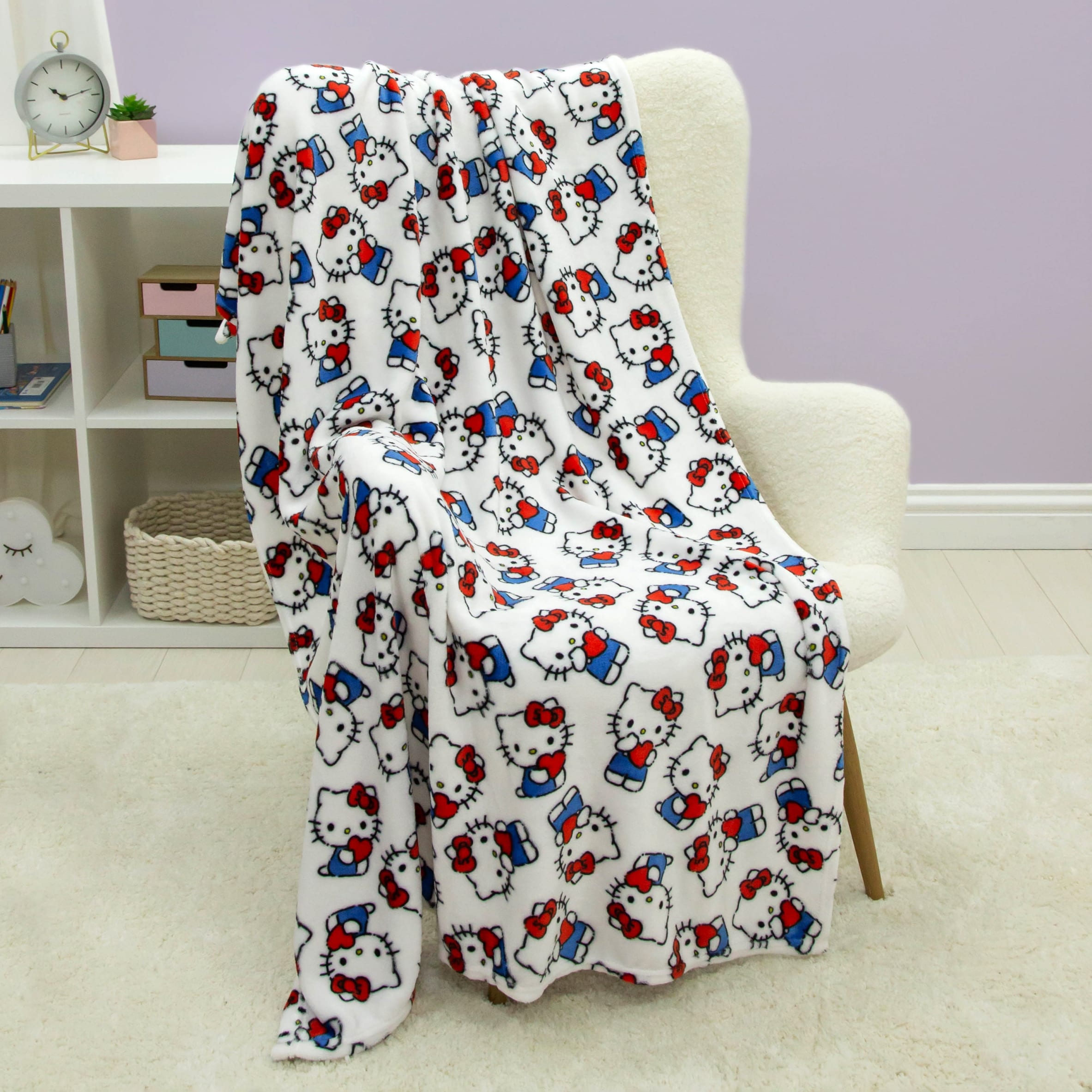 Hello Kitty Fleece Blanket thumbnail 2
