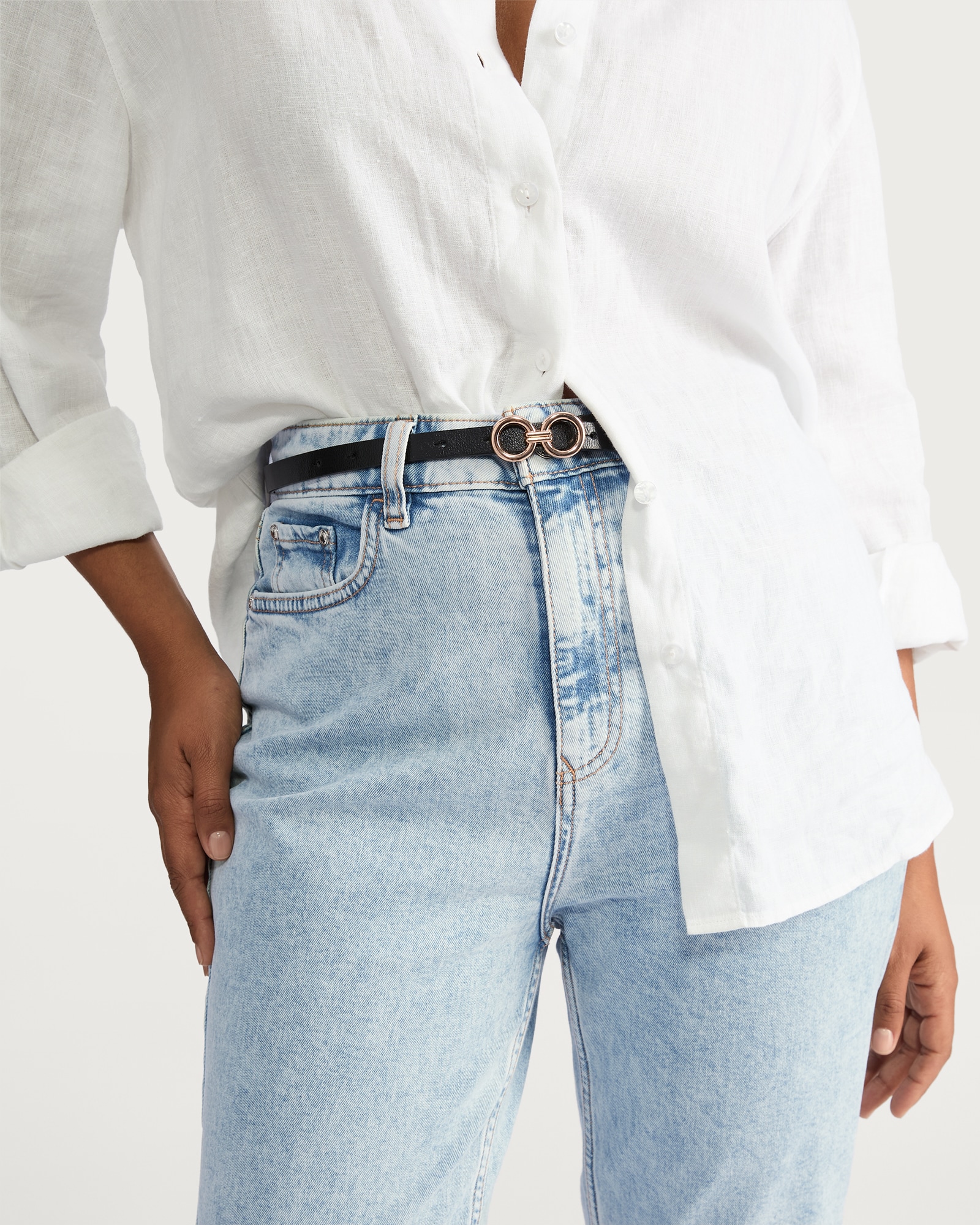 F&F High Rise Slim Mom Jeans in Blue