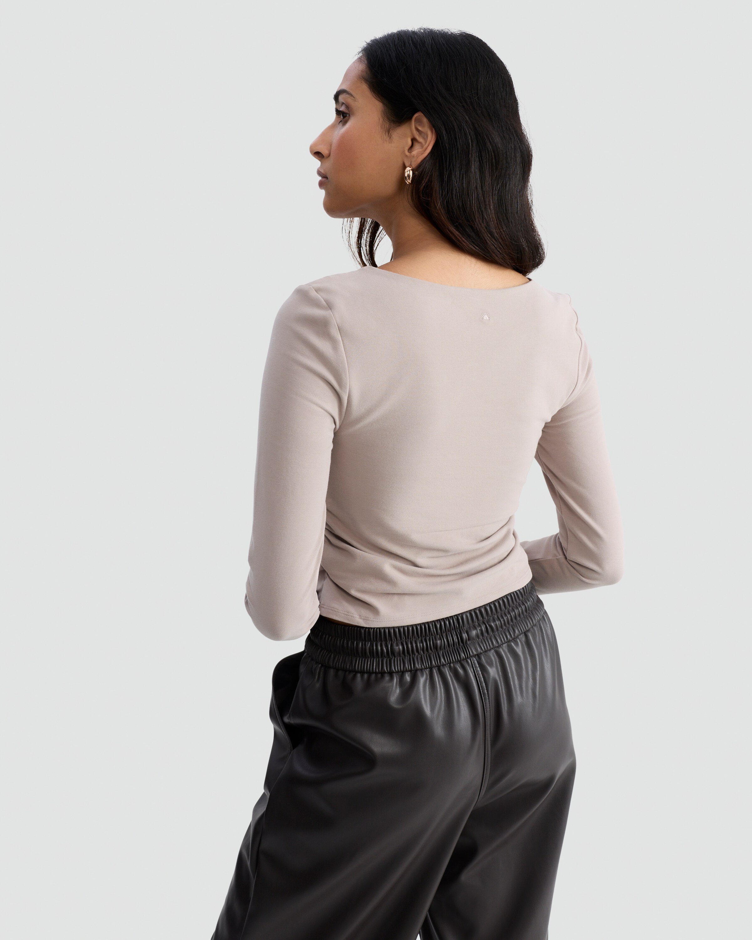 Rise by Zara McDermott Cotton Rich Square Neck Long Sleeved Pyjama Top in Natural thumbnail 3