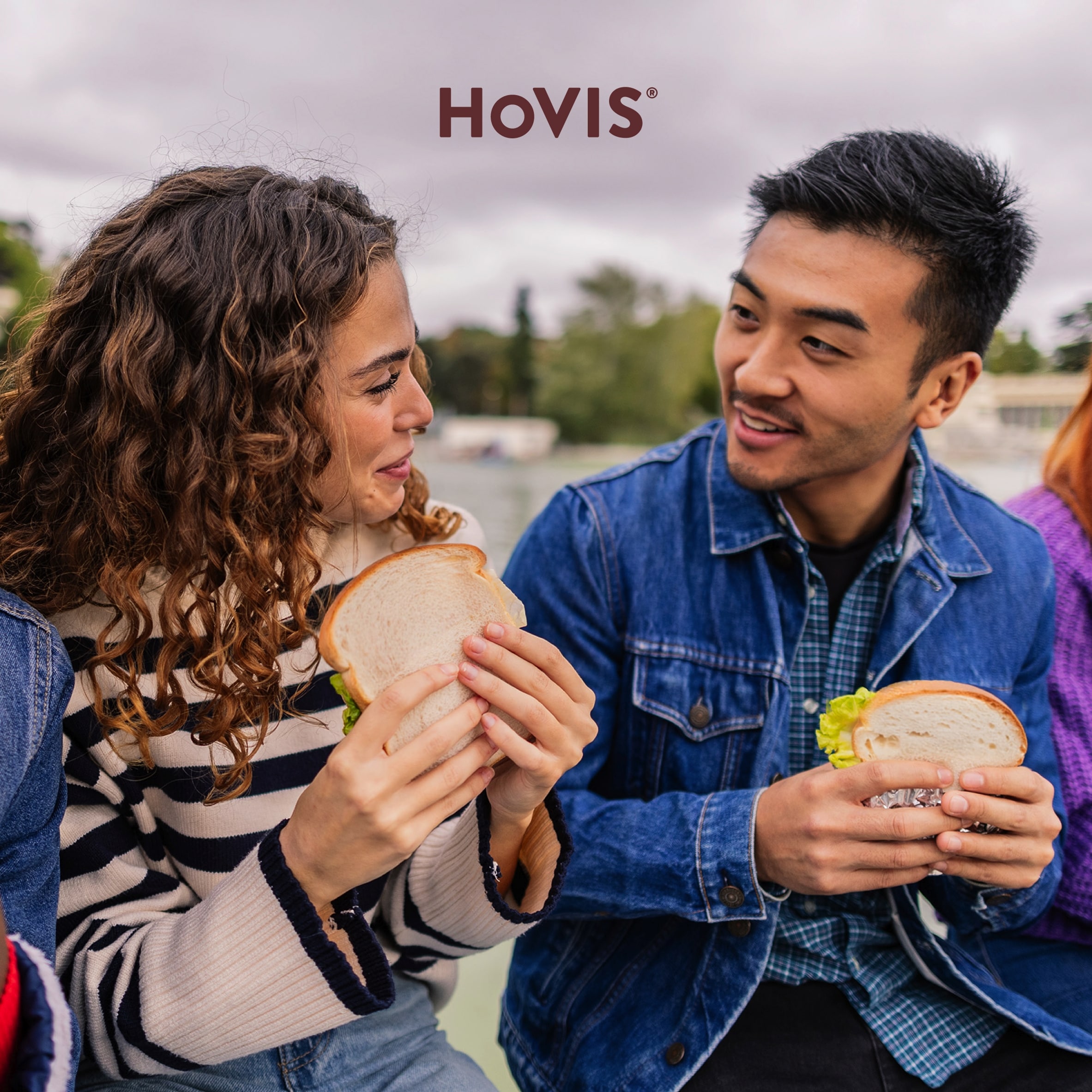 Hovis White 'n' Fibre Sliced Bread 800g thumbnail 4