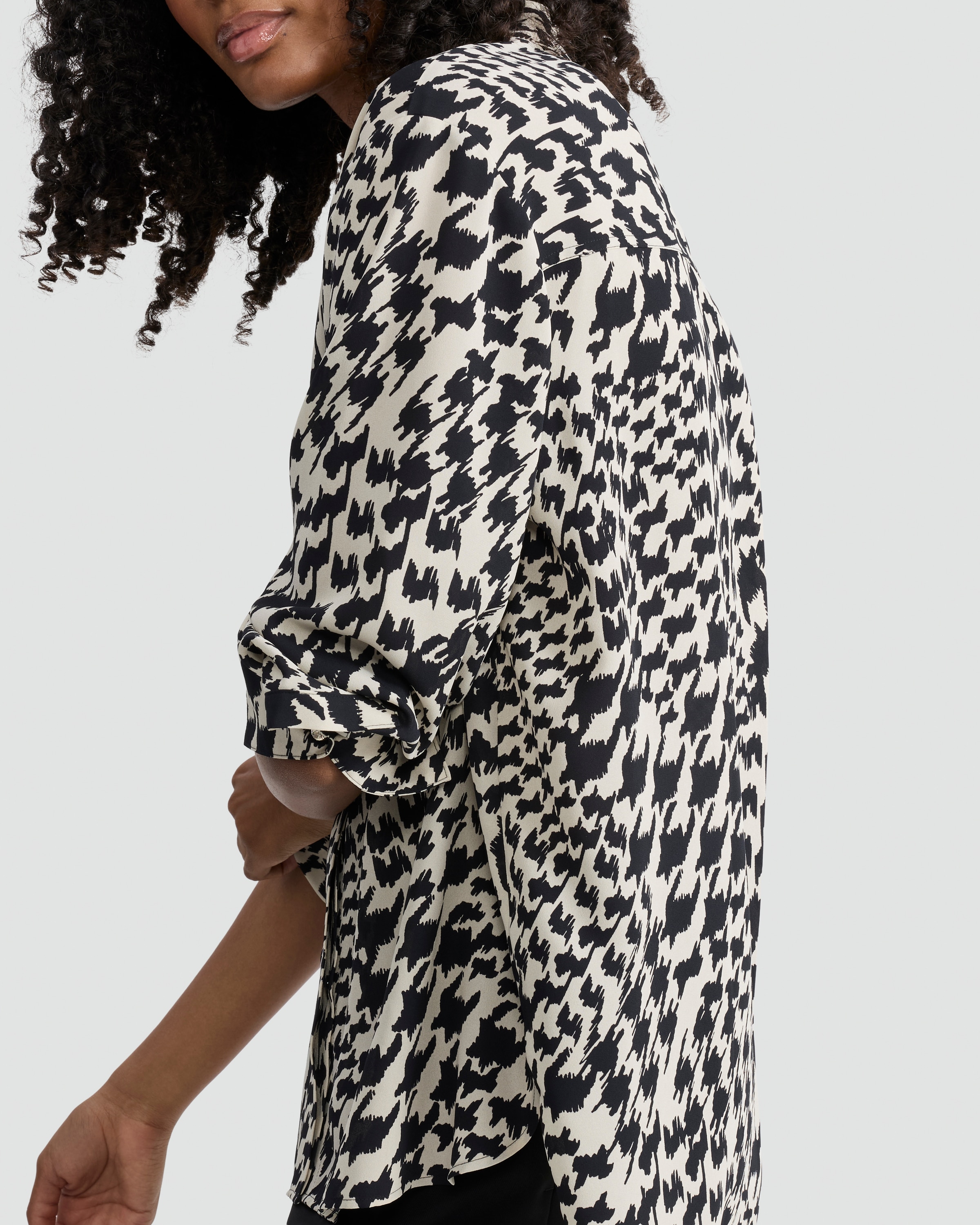 F&F Houndstooth Print Collared Blouse in Multi Black White thumbnail 2