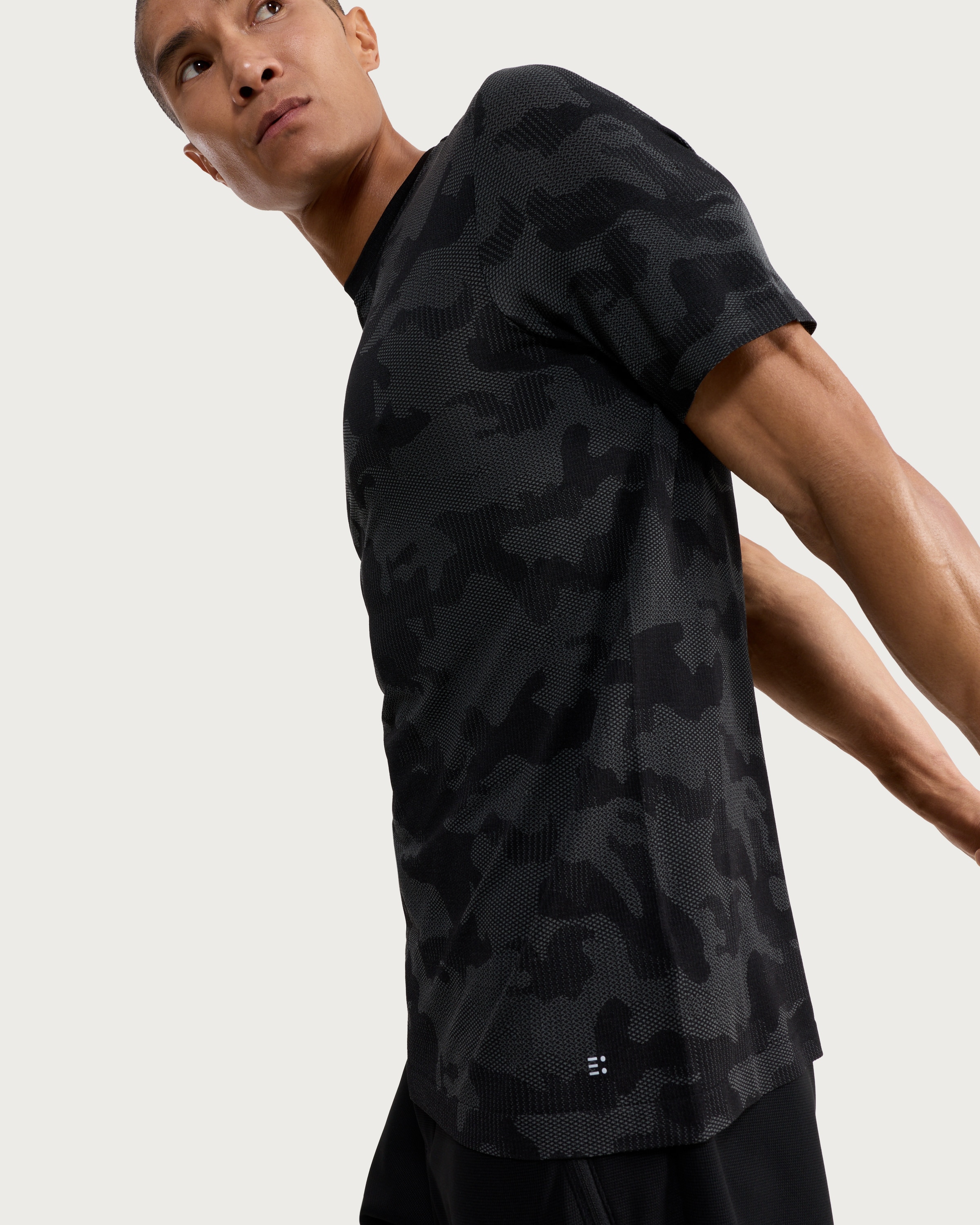 F&F Active ULTRARUN Seamless Camo Print Short Sleeved T-Shirt in Grey thumbnail 2