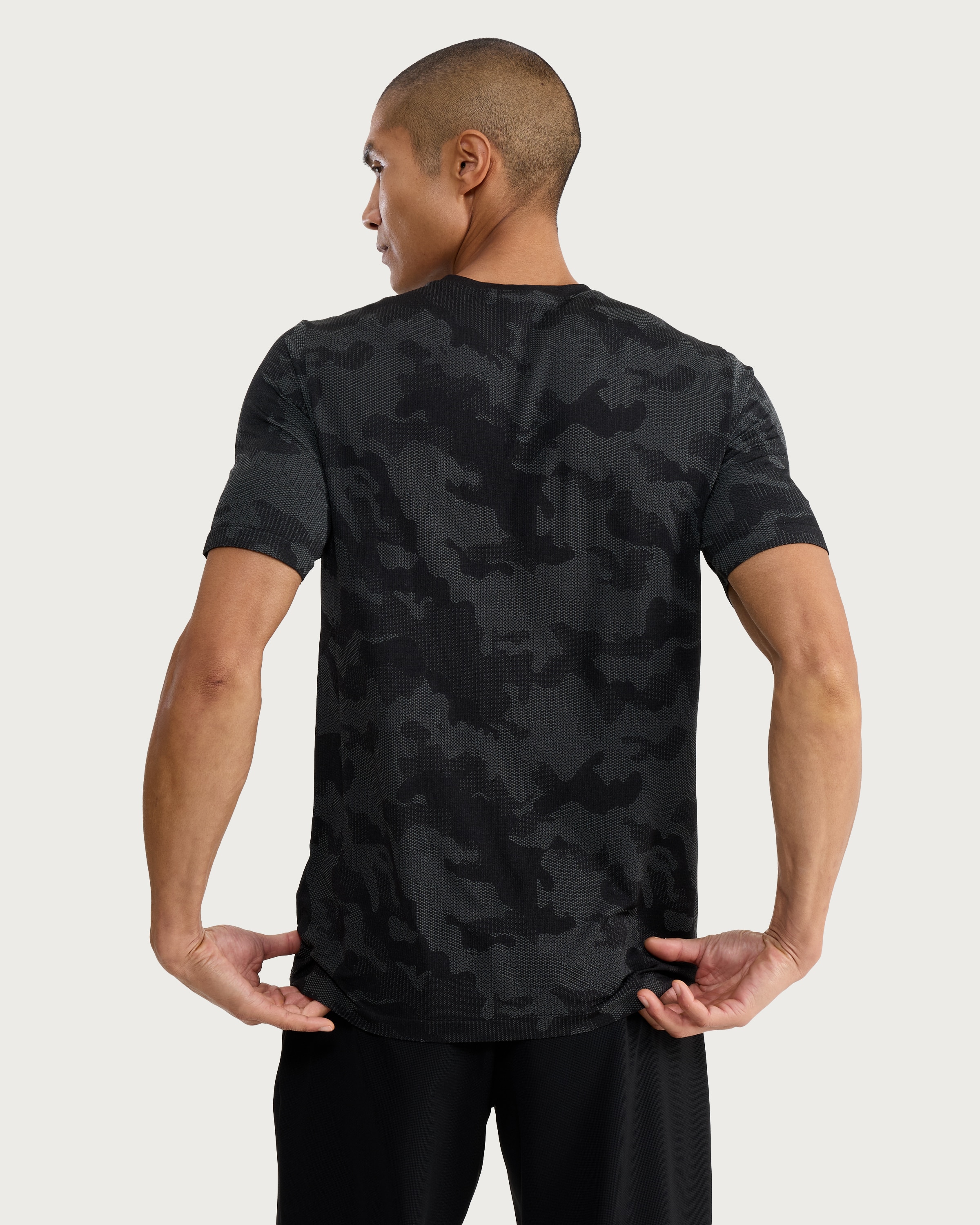 F&F Active ULTRARUN Seamless Camo Print Short Sleeved T-Shirt in Grey thumbnail 3