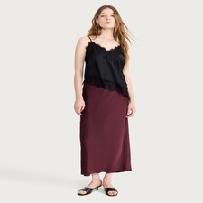 F&F Satin Midi Slip Skirt in Burgundy thumbnail 2