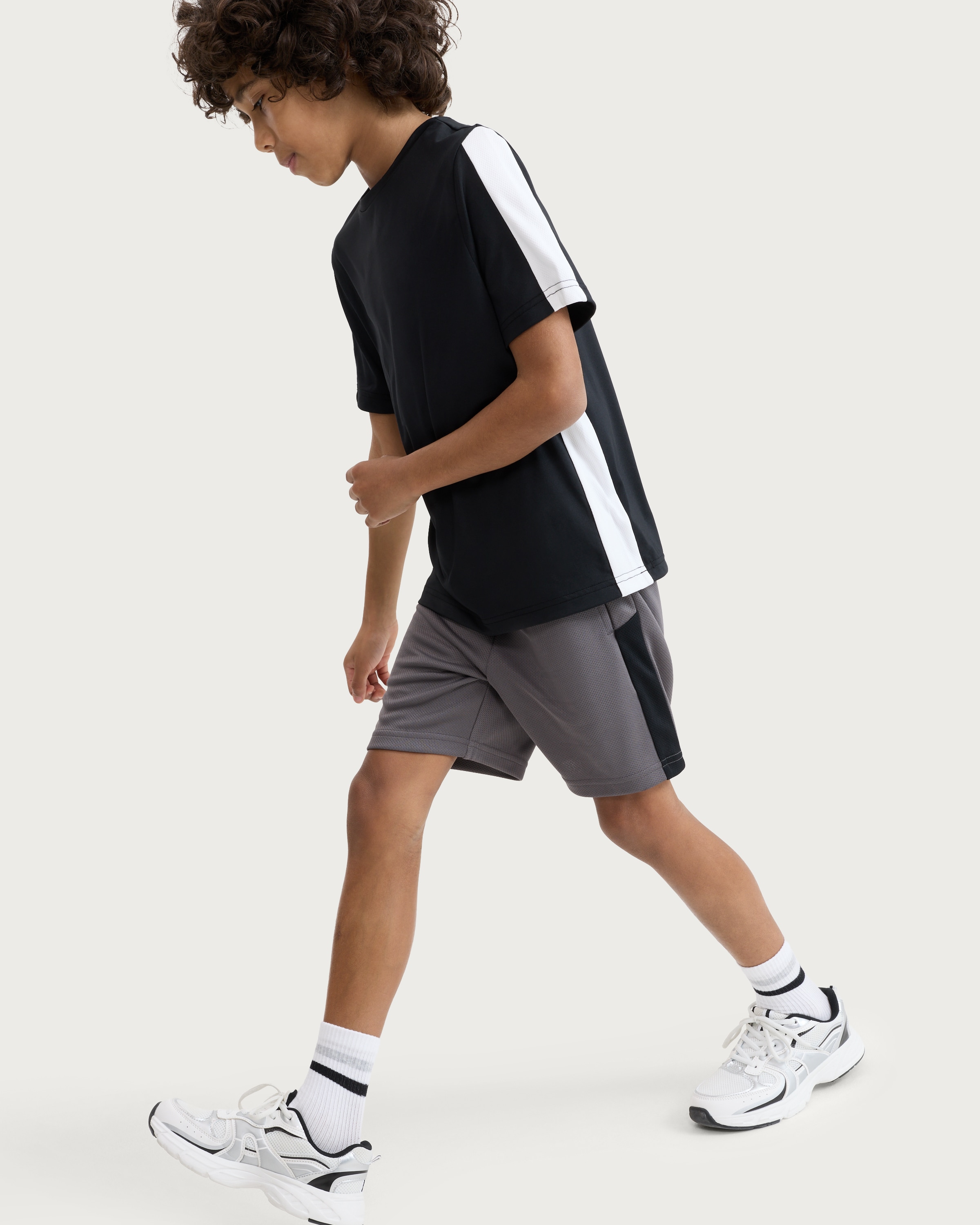 F&F Active Boys Mesh Panel Sports Shorts in Grey thumbnail 2