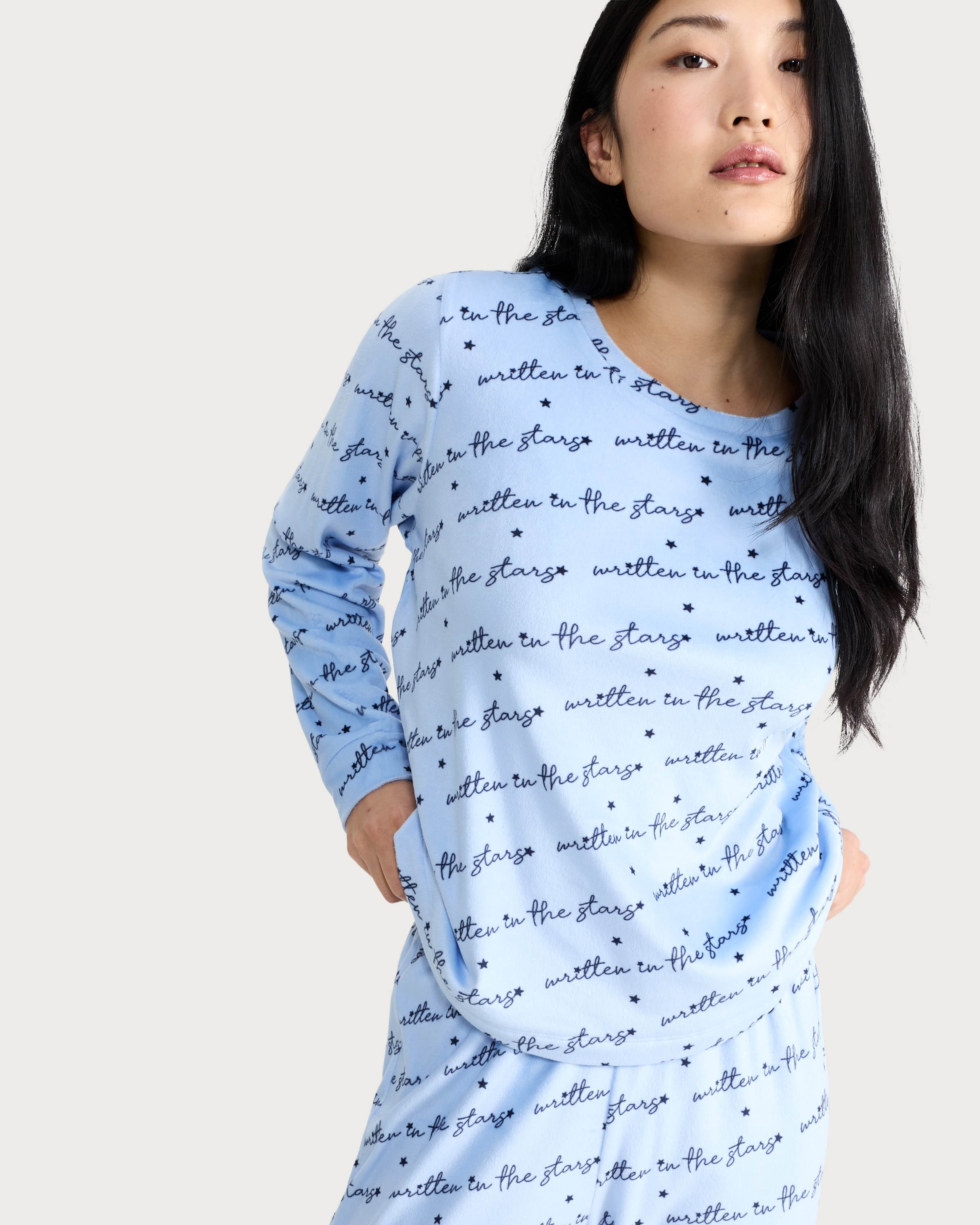 F&F Fleece Textured Long Sleeved Top and Cuffed Bottoms Pyjama Set in Blue thumbnail 2
