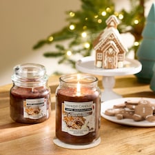 Yankee Candle HI Gingerbread Jingle Medium Jar 340g thumbnail 3