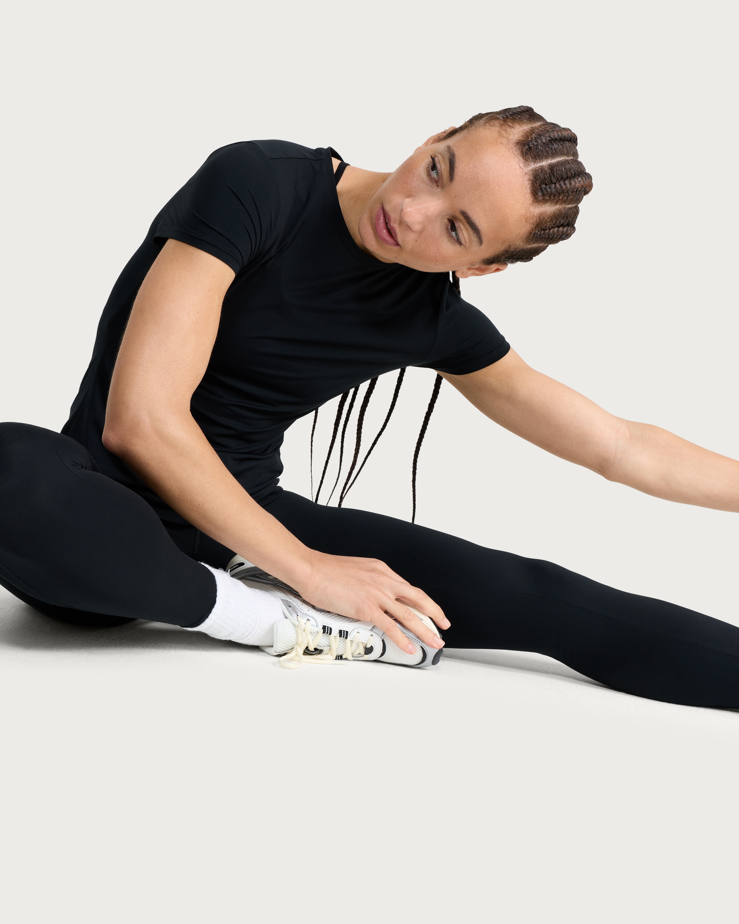 F&F Active ULTRAMOVE High Waisted Pocket Leggings in Black thumbnail 2