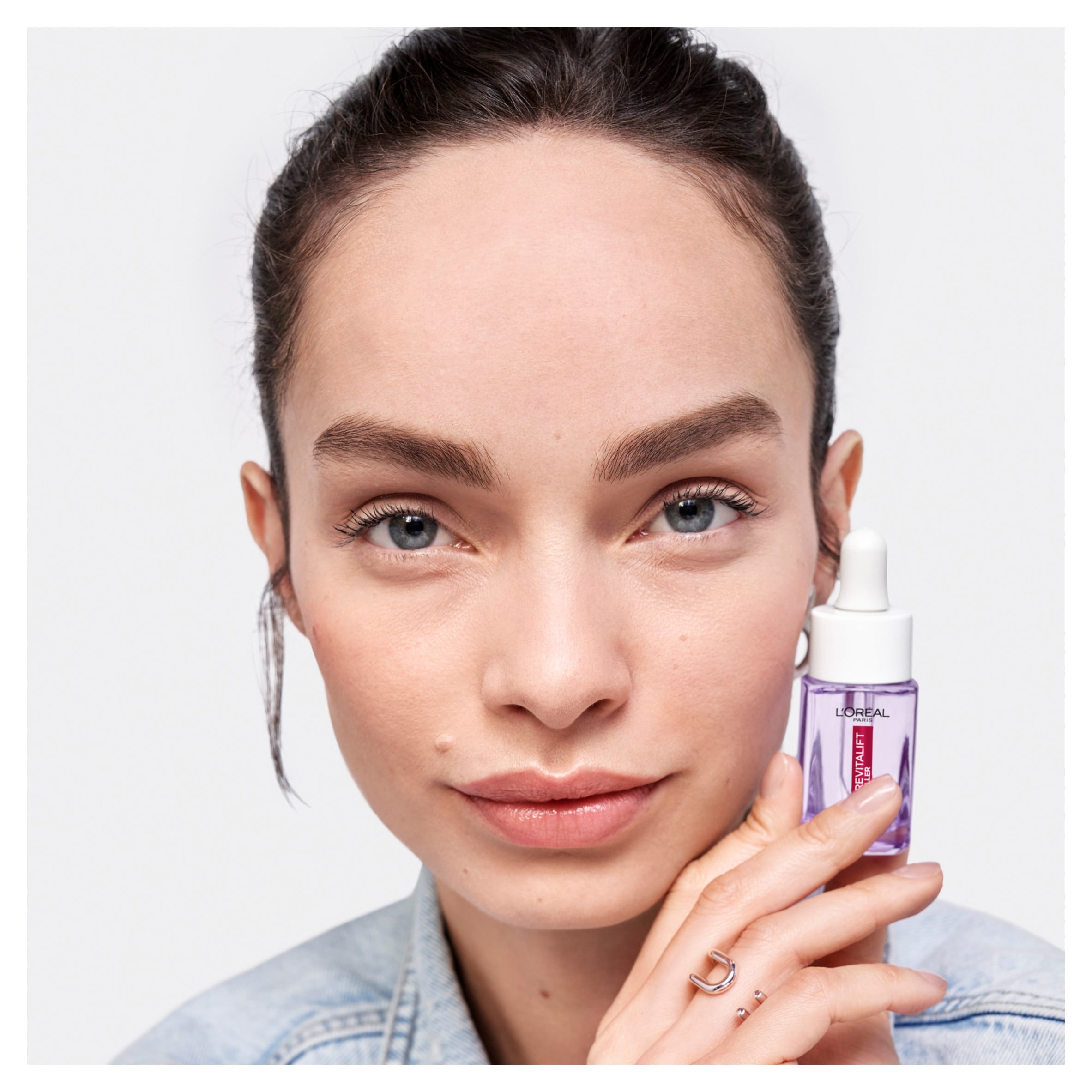 L'Oreal Paris Revitalift Filler Hyaluronic Anti-wrinkle serum 15ml thumbnail 5