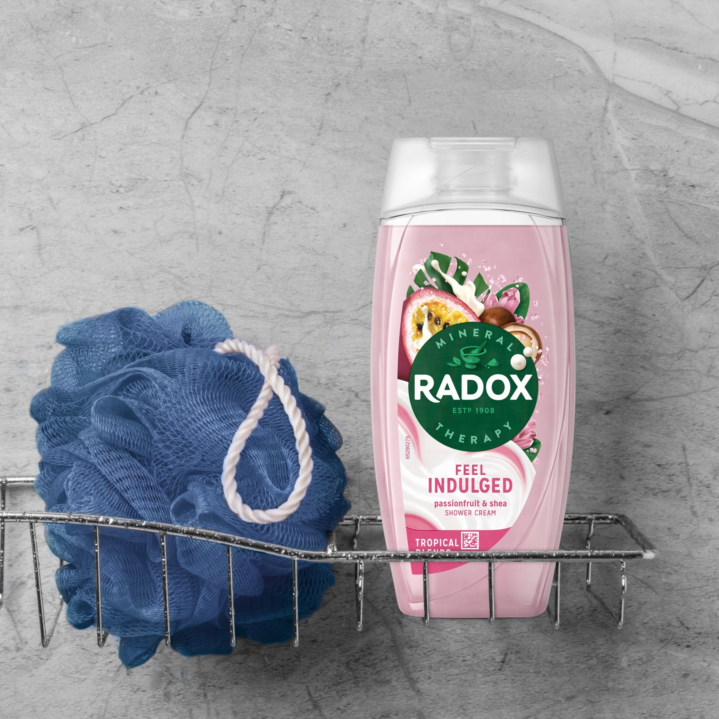 Radox Lychee & Vanilla Feel Renewed Shower Gel Body Wash 225ml thumbnail 3