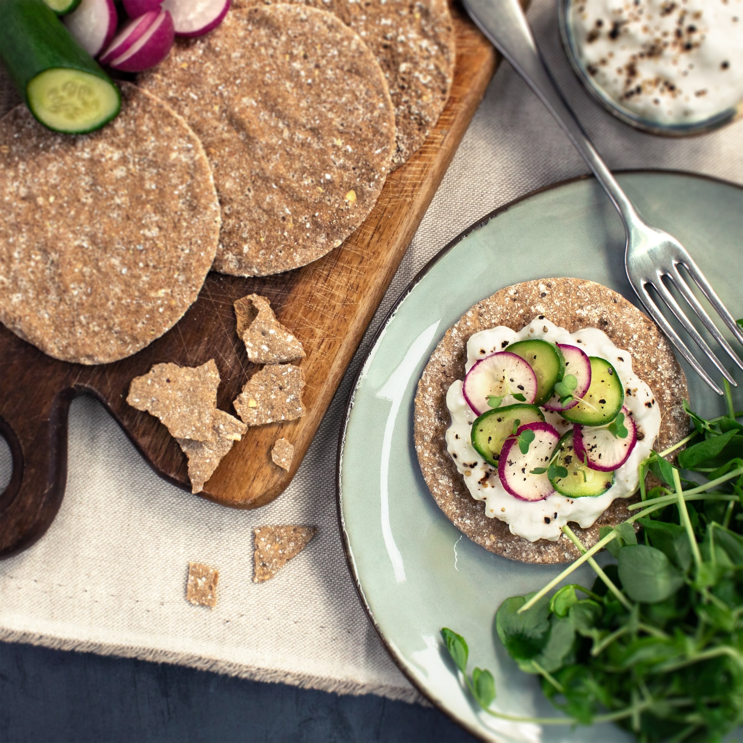 Peter's Yard Wholegrain Sourdough Crispbreads 125g thumbnail 4