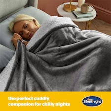 Silentnight Snugsie Giant Blanket, Sherpa Fleece Lined, Charcoal, 240 x 180 cm thumbnail 3