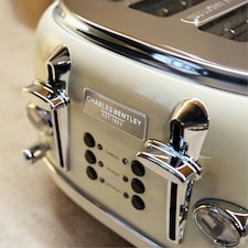 Charles Bentley 4 Slice Stainless Steel Toaster w Tray Cream & Chrome thumbnail 2