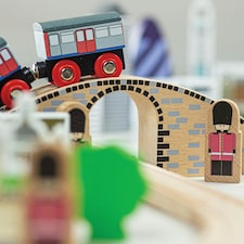 Tidlo Wooden City Of London Train Set - Over 50 Pieces thumbnail 4