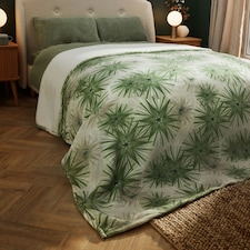 Silentnight Snugsie Family Blanket, Giant Throw, 180 x 240 cm, Cosy Sherpa Lined, Winter Print