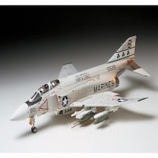 Tamiya McDonnell Douglas F-4J Phantom II Marines (1:32 Scale)