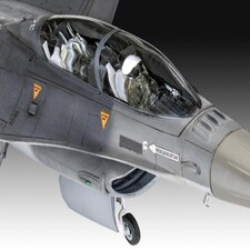 Revell Turkish F-16D Fighting Falcon Model Set (1:72 Scale) thumbnail 3