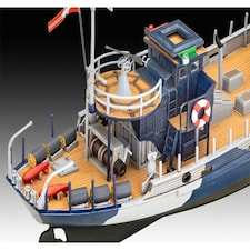Revell German KFK Fishing Trawler (1:144 Scale) thumbnail 3