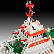 Revell Hermann Marweded Search & Rescue Vessel (1:200 Scale) thumbnail 4