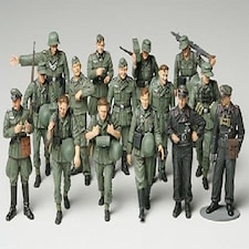 Tamiya German WWII Infantry on Manouevres (1:48 Scale)