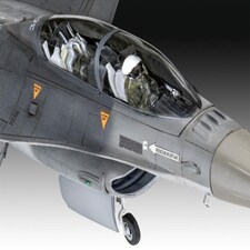 Revell Turkish F-16D Fighting Falcon (1:72 Scale) thumbnail 3