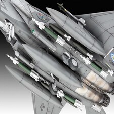 Revell US F-15E Strike Eagle (1:72 Scale) thumbnail 5