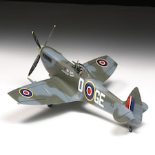 Tamiya Supermarine Spitfire MkXVIe (1:32 Scale)