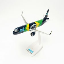 Herpa Wings Snapfit Airbus A321neo Brazilian Airlines Flag (1:200)