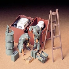 Tamiya German Tank Engine Maintenance Crew Set (1:35 Scale)