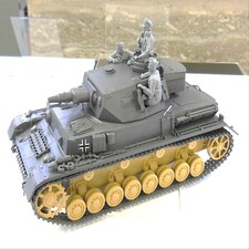 Tamiya German Panzerkampfwagen IV Ausf.F Tank (1:35 Scale) thumbnail 3