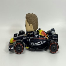 Max Verstappen And Car Red Bull Formula 1 F1 Vinyl Figure 15 cm x 12 cm Funko Pop 72617 thumbnail 5