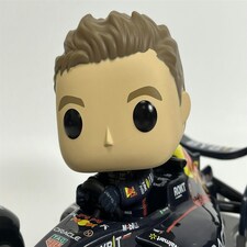 Max Verstappen And Car Red Bull Formula 1 F1 Vinyl Figure 15 cm x 12 cm Funko Pop 72617 thumbnail 7