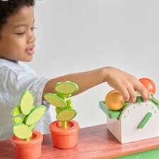 Teamson Kids Vermont Farmers Market Stand with Interactive Accessories & Vegetables thumbnail 4
