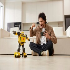 Transformers Bumblebee G1 Flagship Robot(Early Bird Deal) Pre-Order thumbnail 3