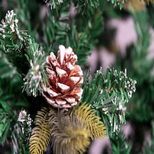 Christmas Stockholm Pine Artificial Designer Tree Berries & Frosted Cones Mixed | Green | Green thumbnail 7